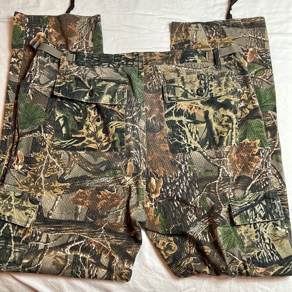 Cabela’s Camo/Hunting Pants. - Picture 2 of 7